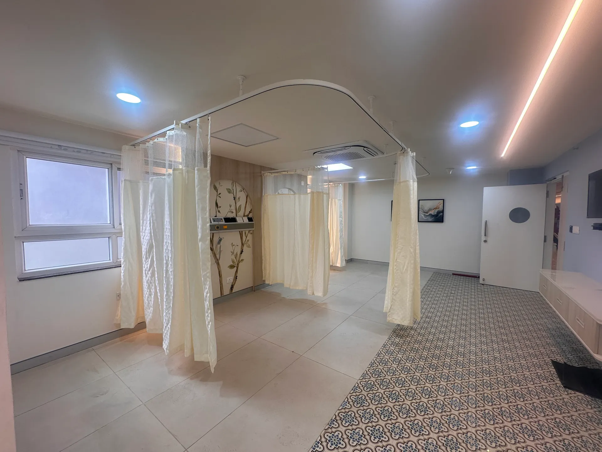Rainbow — healthcare interior by SRN Interiors, view 4