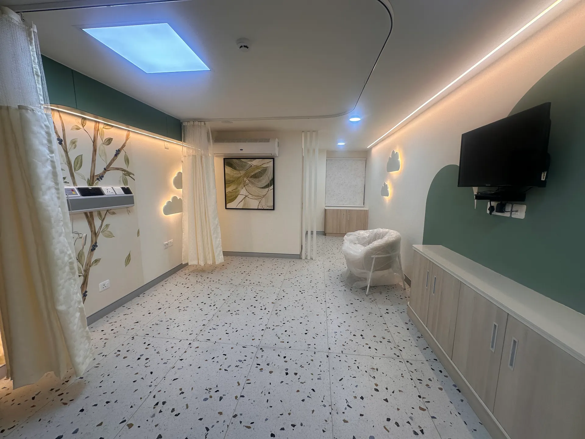 Rainbow — healthcare interior by SRN Interiors, view 6
